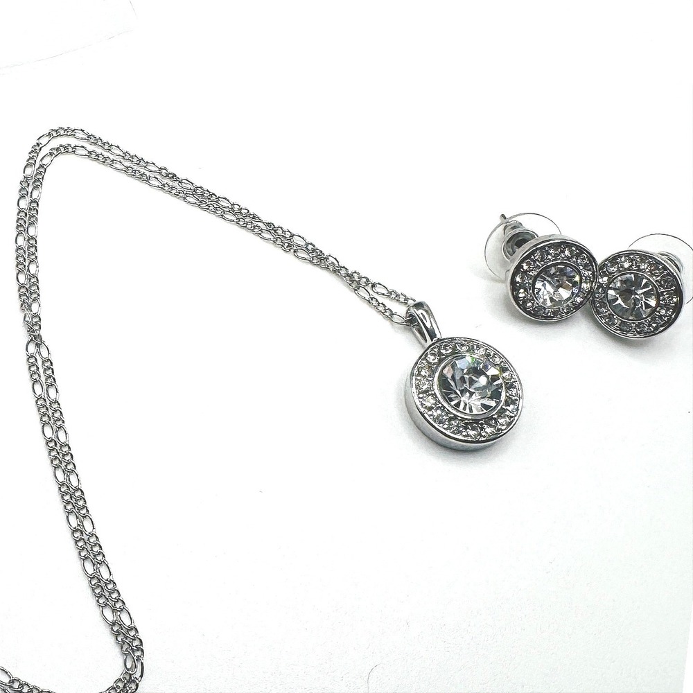 Made With Swarovski Crystals Necklace Earrings Set Silver Overlay Halo New